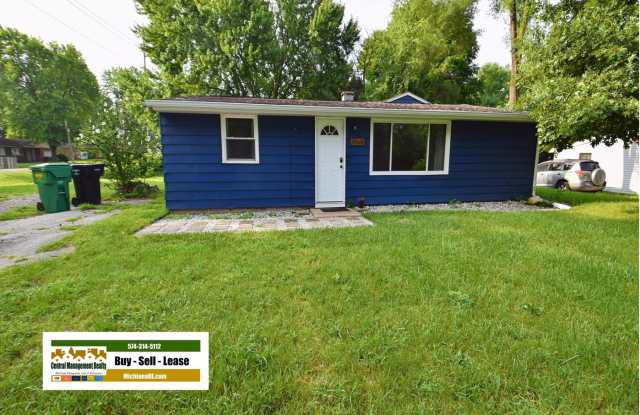 4 bedroom 2 bath home close to UP Mall photos photos