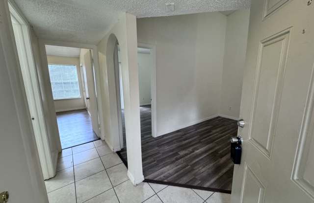 1948 Lake Atriums Circle #121clientes@realtymiamigroup.com Gallery 4