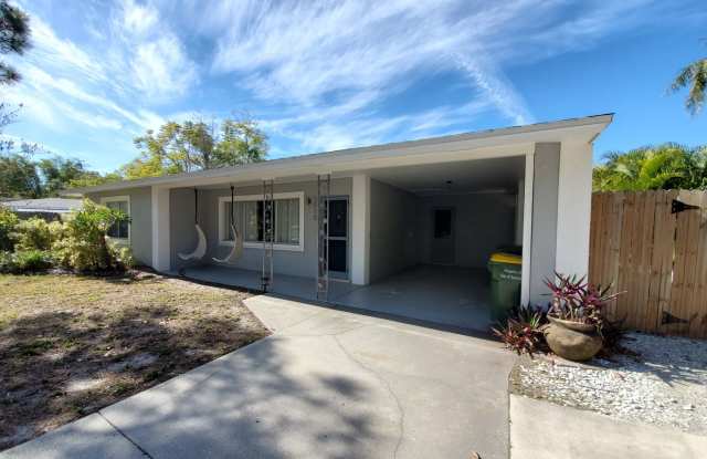 Stunning Pool Home in Sapphire Shores – West of the Trail Near the Ringling Museum photos photos