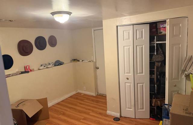 4141 3600 W Gallery 4