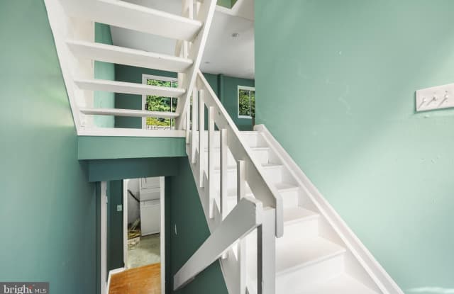 2696 SEVILLE Circle - 2696 Seville Circle, Lake Ridge, VA 22192