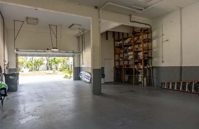 2424 BAY Drive Gallery 2