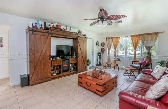 124 Northwest 6th Avenue photos photos