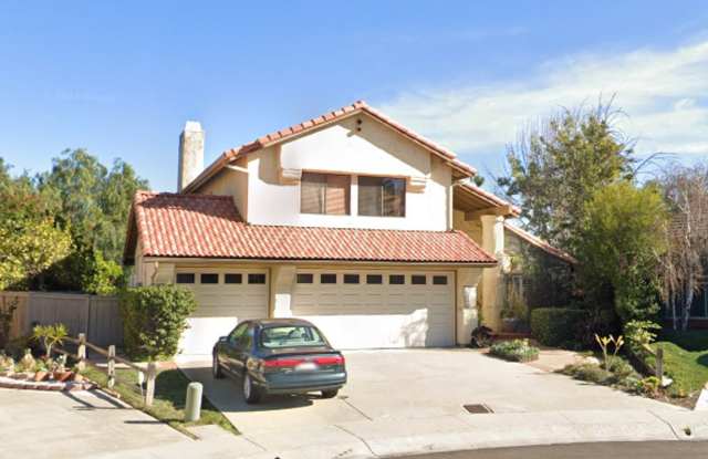 Large 3 bedroom home in quiet cul-de-sac with large backyard - Pets allowed photos photos