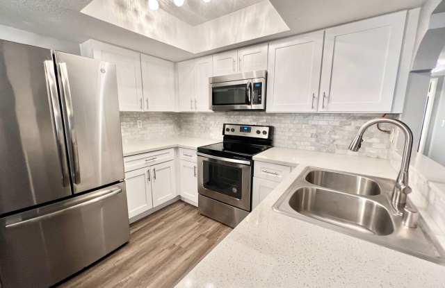 Furnished 2 Bed 2 Bath Remodeled Condo! - 5056 Spencer Street, Paradise, NV 89119