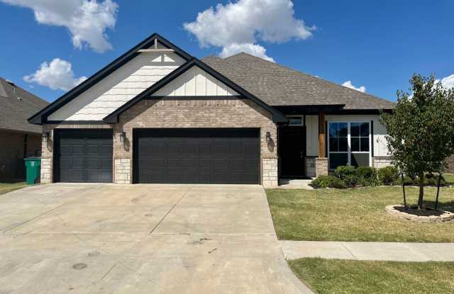Gorgeous 4 Bed, 2.5 Bath in SW OKC Gallery 1