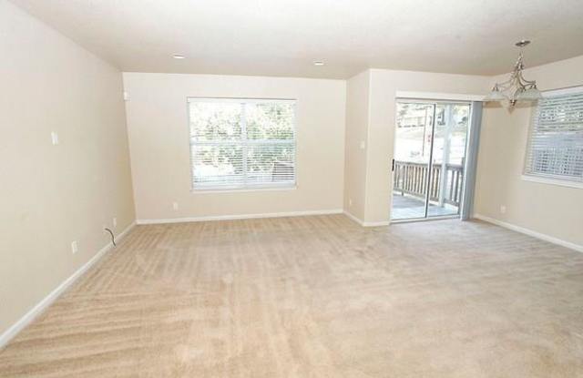 1719 Sylvan Drive - B Gallery 2