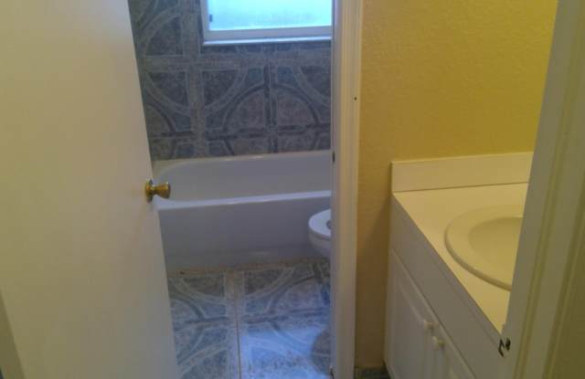 556 E Ridge Cir N Gallery 2