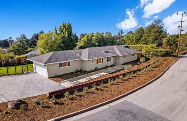 880 Pinehurst DR photos photos