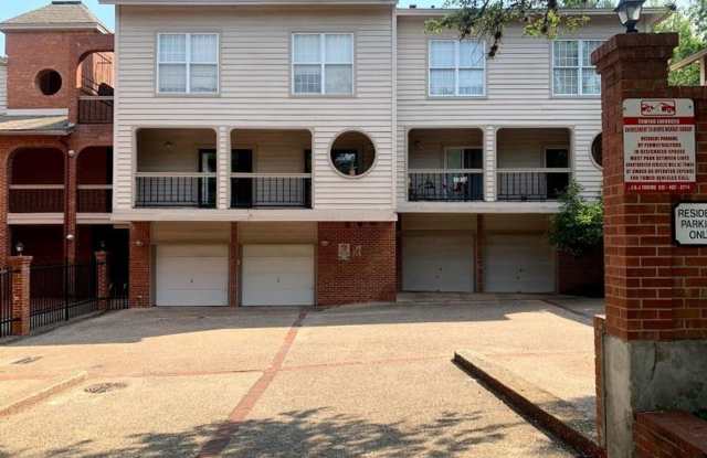 Close to Campus Great Room-Mate Layout photos photos