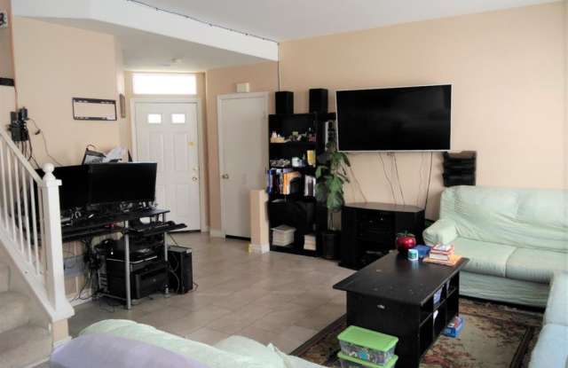 10762 Westonhill Dr Gallery 4