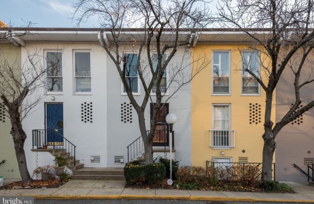 225 G STREET SW - 225 G Street Southwest, Washington, DC 20024