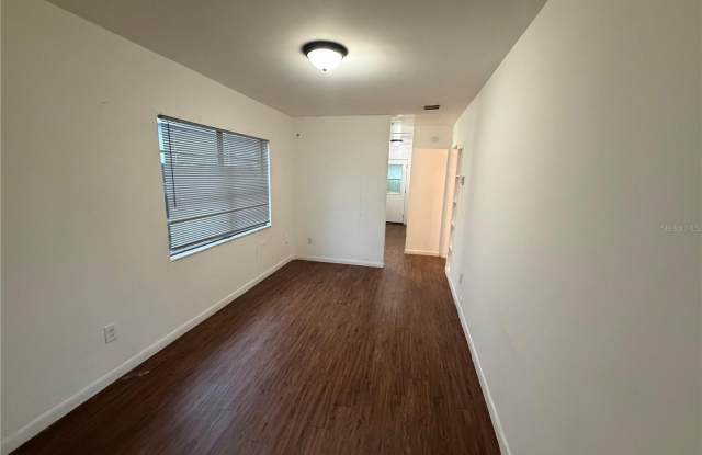 2107 S MILLS Avenue Gallery 4