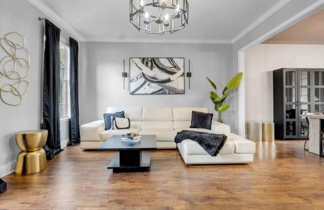 4311 Four Oaks Boulevard Gallery 3