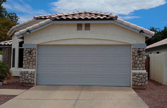 1671 N Garrett Dr photos photos