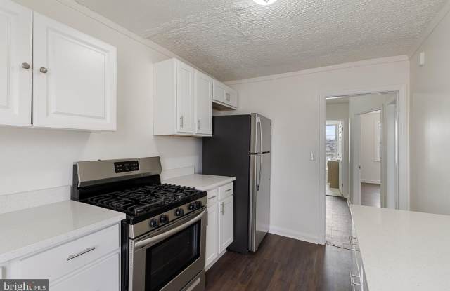 3902 ERDMAN Avenue unit: 2 photos photos