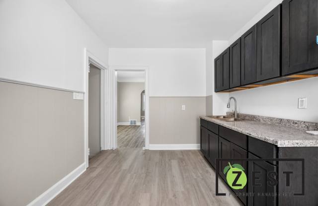 **Open House Friday Sept 18th from 5:30pm to 6pm** AMAZING 5 Bed 2 Bath- $1,500 monthly Gallery 4
