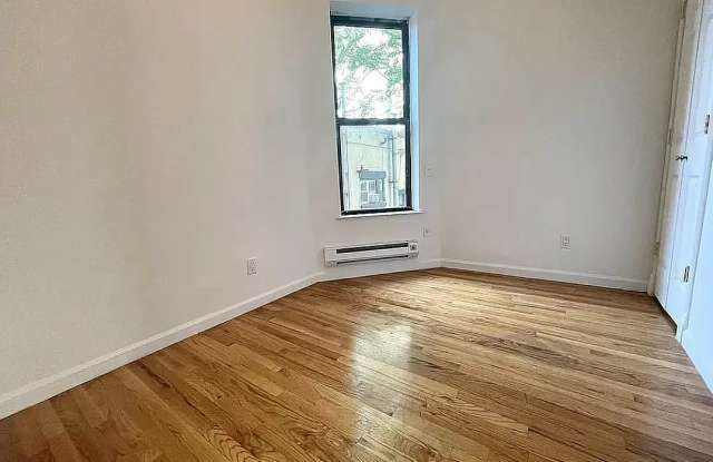 148 8th Ave Apt 12D Gallery 3