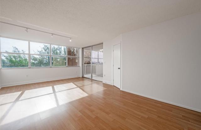 1300 NE Miami Gardens Dr photos photos