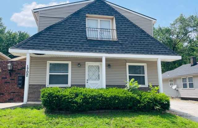 1702 S Sterling Ave photos photos