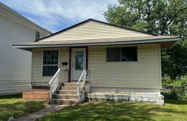 3 bedroom 1 bath home in Rock Island photos photos