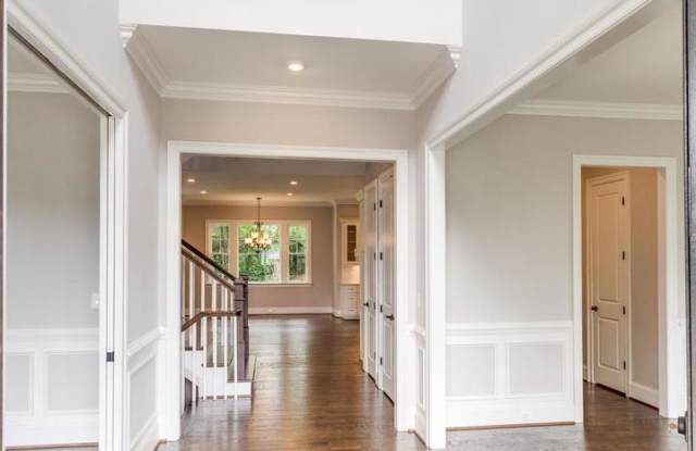 7606 LEONARD DR Gallery 2