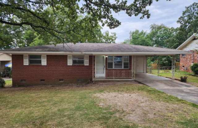 Welcome home to 7 Cliffwood, North Little Rock, for rent - ** Move in Special - Zero Deposit Option, Please read the full description** Gallery 1