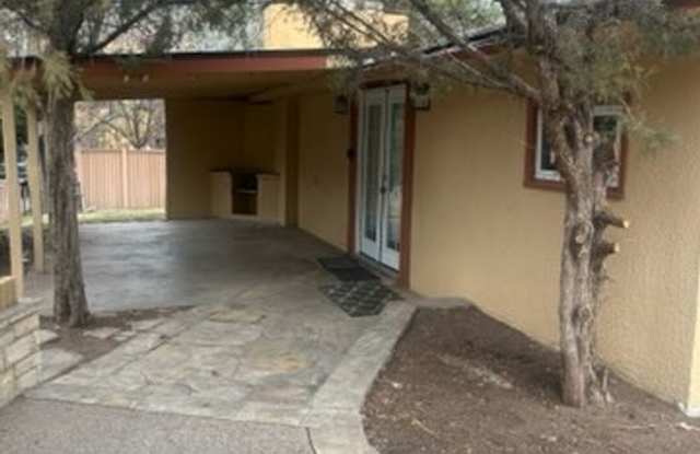 3 Bedroom, 1 Bath home located in Glenwood Springs. photos photos