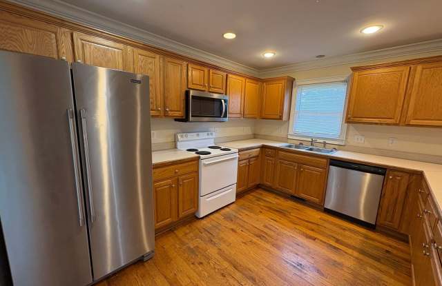 PRE-LEASING FOR AUGUST 6TH 2027! Gallery 4