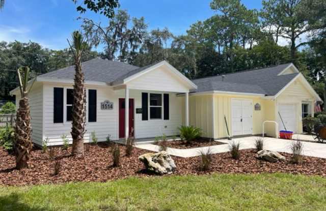 Recently Constructed, Beautiful 2 Bedroom, 2 Bathroom House in Midtown Gallery 3