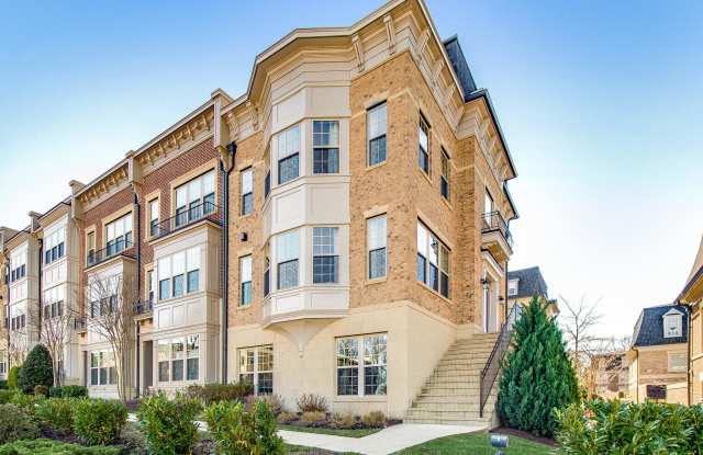 500 Rampart Way Gallery 1
