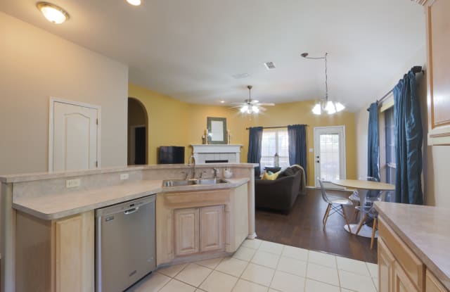 8620 San Joaquin Trail - 8620 San Joaquin Trail, Fort Worth, TX 76118