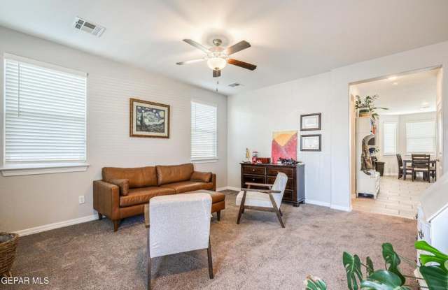 Immaculate Two Story Eastside Home With Refrigerated Air Located In Quiet Neighborhood Gallery 3