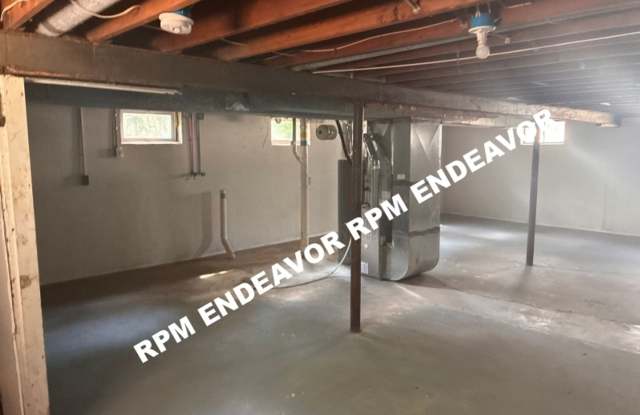 Updated 3/1 Move in Ready! Gallery 4