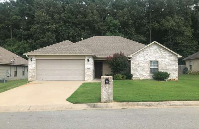 230 Autumnwood, Benton AR 72015 - Large and updated 4br 2ba just off Gattin Rd. photos photos