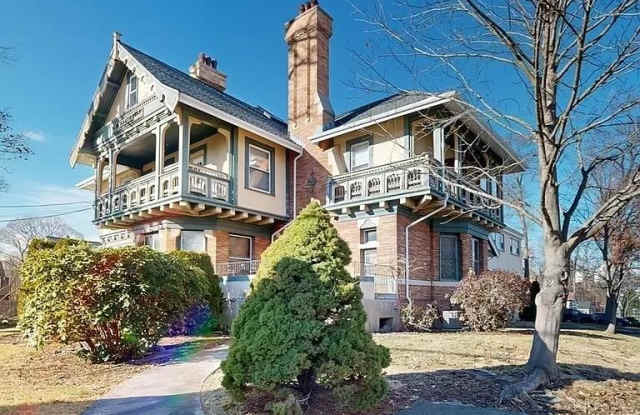 227 W Elm photos photos