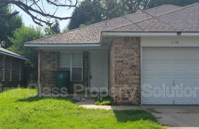 1130 N Gardener Ave photos photos