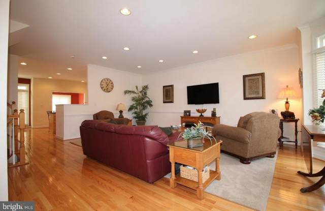 4553 FAIR VALLEY Drive Gallery 2
