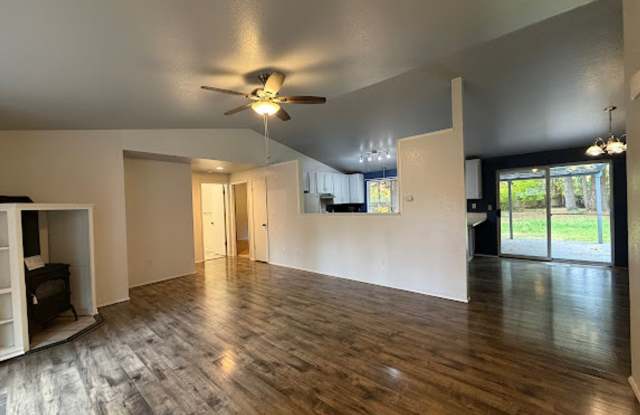 Spacious living with city access 3 bed 2 bath rambler! - 2917 Cornell Court Southeast, Thurston County, WA 98503