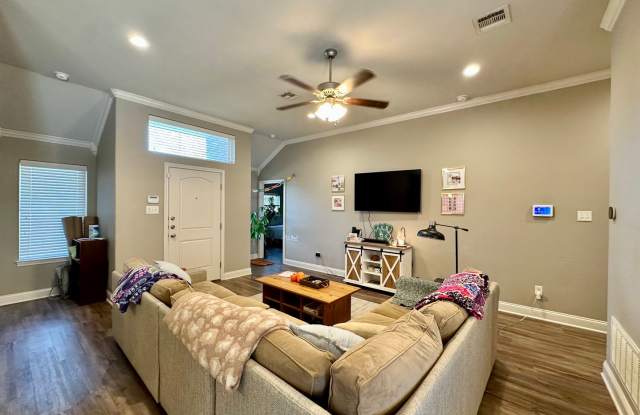 Move-In Ready Private Rooms Available Now! Gallery 4