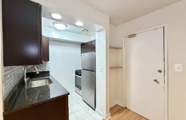 6828 Sheridan Gallery 3