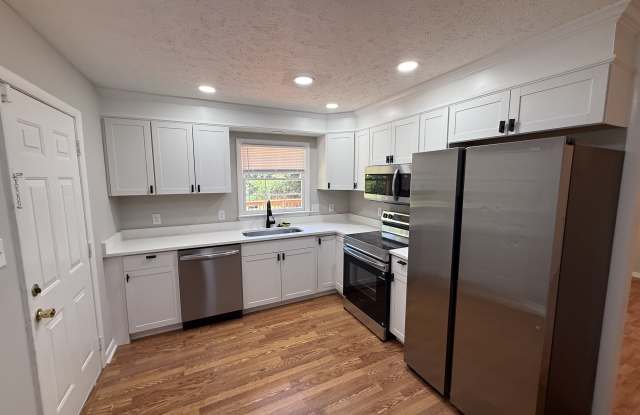 6708 Seaford Dr Gallery 3