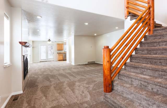 Spacious 3-Bedroom Mountain Home in Summit Park Gallery 4