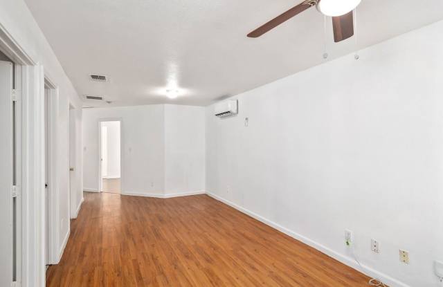 508 RANDALL AVE Gallery 3