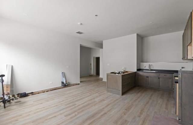3121 N California photos photos