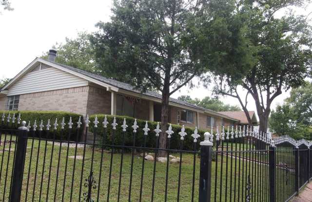 338 E. Davis st - 338 East Davis Street, Duncanville, TX 75116