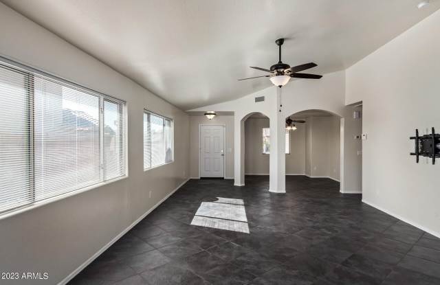 6543 S 255TH Drive Gallery 3