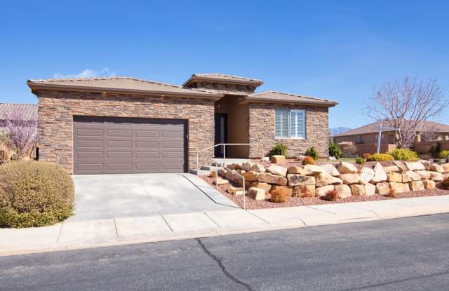 Beautiful Home in Santa Clara - 3932 Sweetwater Drive, Santa Clara, UT 84765