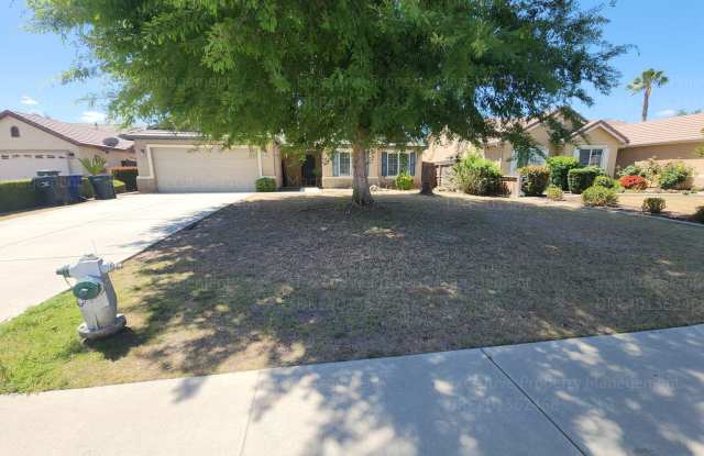 5 bedrooms/ 2 baths Location Olive Dr/ Old Farm Rd photos photos