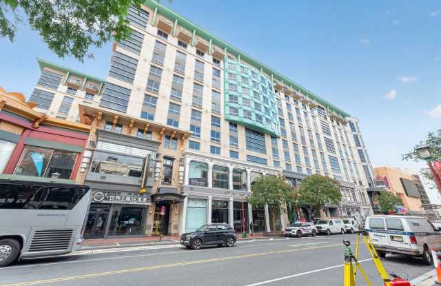 Prime DC Living: Executive 2BD/2BA Apartment in Chinatown/Gallery Place Gallery 1